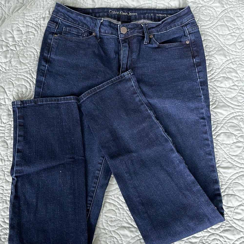 Calvin Klein dark wash ultimate skinny jeans. Women’s size 8.
